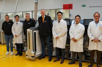 Zweite SMT-Linie steigert Benders Baugruppenkapazität flexibel um 30 (Foto: FUJI EUROPE CORPORATION GmbH)