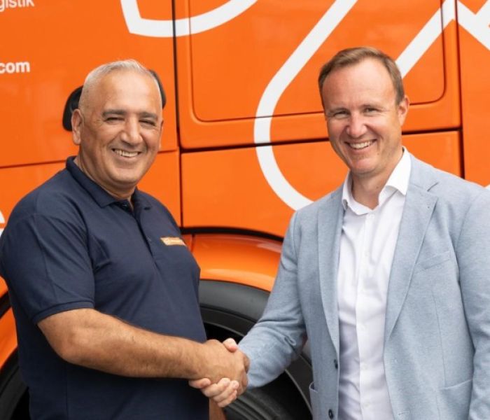 Fahrettin Öztürk, Lkw-Fahrer (links), und Stefan Oberhauser, Leiter (Foto: GW/Serra)