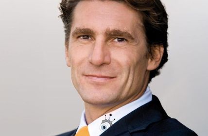 GPSoverIP lanciert jammer.net: digitales Fahrtenbuch mit OBD-Stecker, App, (Foto: GPSoverIP und Kugelmann)