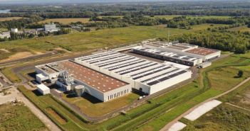 Bauder eröffnet Europas modernsten Standort für PIR-Dämmstoffe und (Foto: Paul Bauder GmbH & Co. KG. Johan Schwarzkopf)