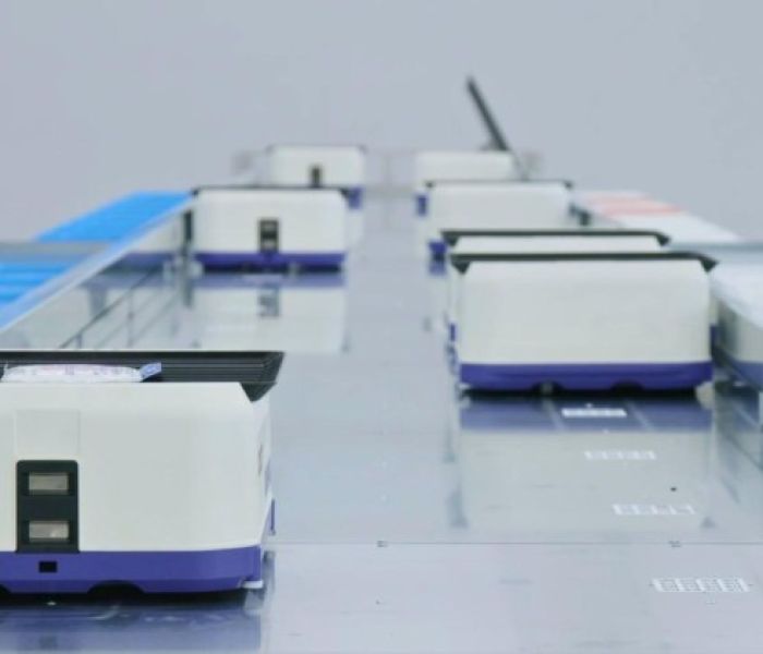 Daifuku präsentiert neues Trio von Sorting Transfer Robots (Foto: DAIFUKU Co., Ltd. Germany Branch)