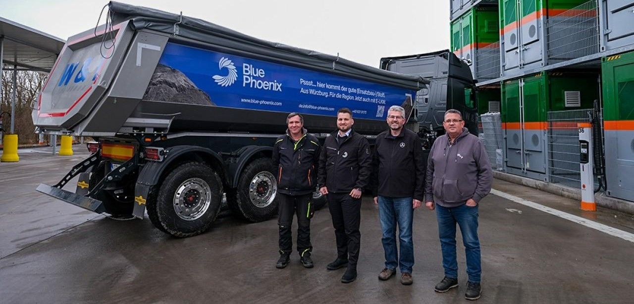 Emissionfreie Transporte mit Kögel Muldenkippern und Mercedes eActros (Foto: Kögel Trailer GmbH)